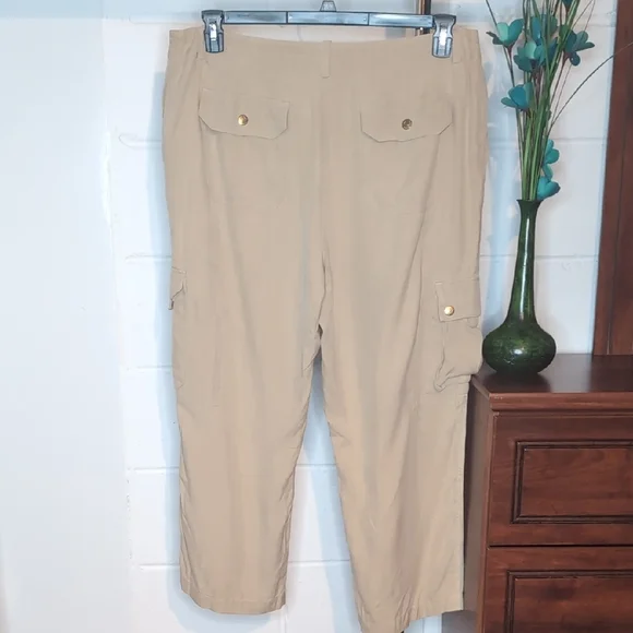 Ralph Lauren Women's Beige Cargo Pants - Picture 4 of 5